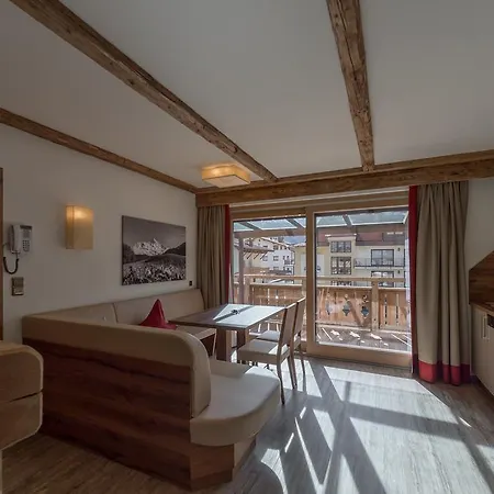 The By Regina זולדן