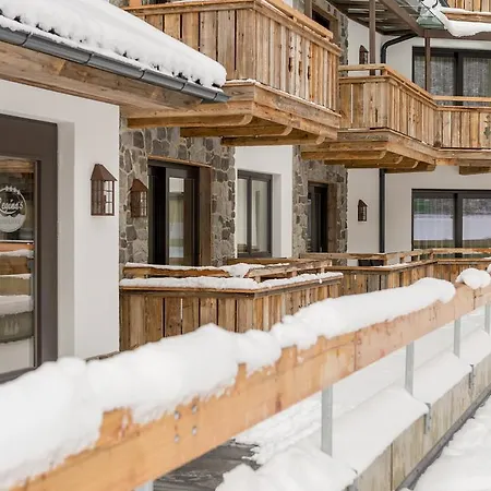 The By Regina * זולדן